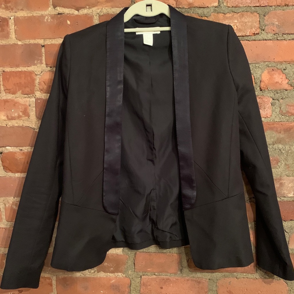 Collared black blazer